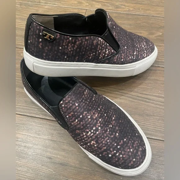 Tory Burch Stylish Slip-On Sneakers with Black Pattern (6.5 fits like size 7) - Picture 2 of 4